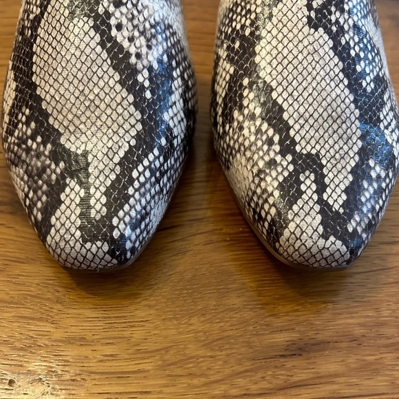 Snakeskin Patterned Women's Mules - Picture 3 of 7